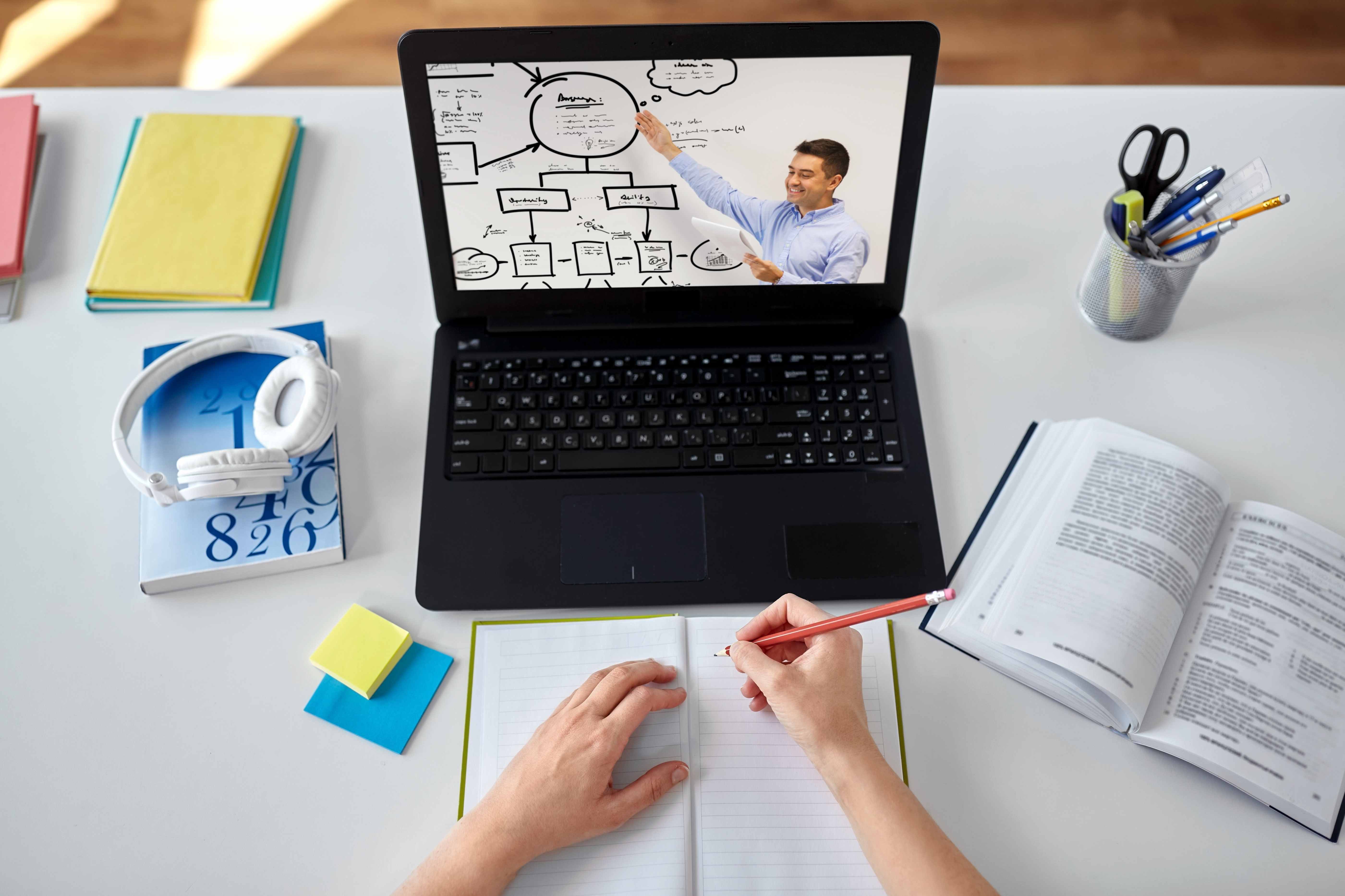 Пути обучения: онлайн-курсы, бакалавриат и самостоятельное изучение